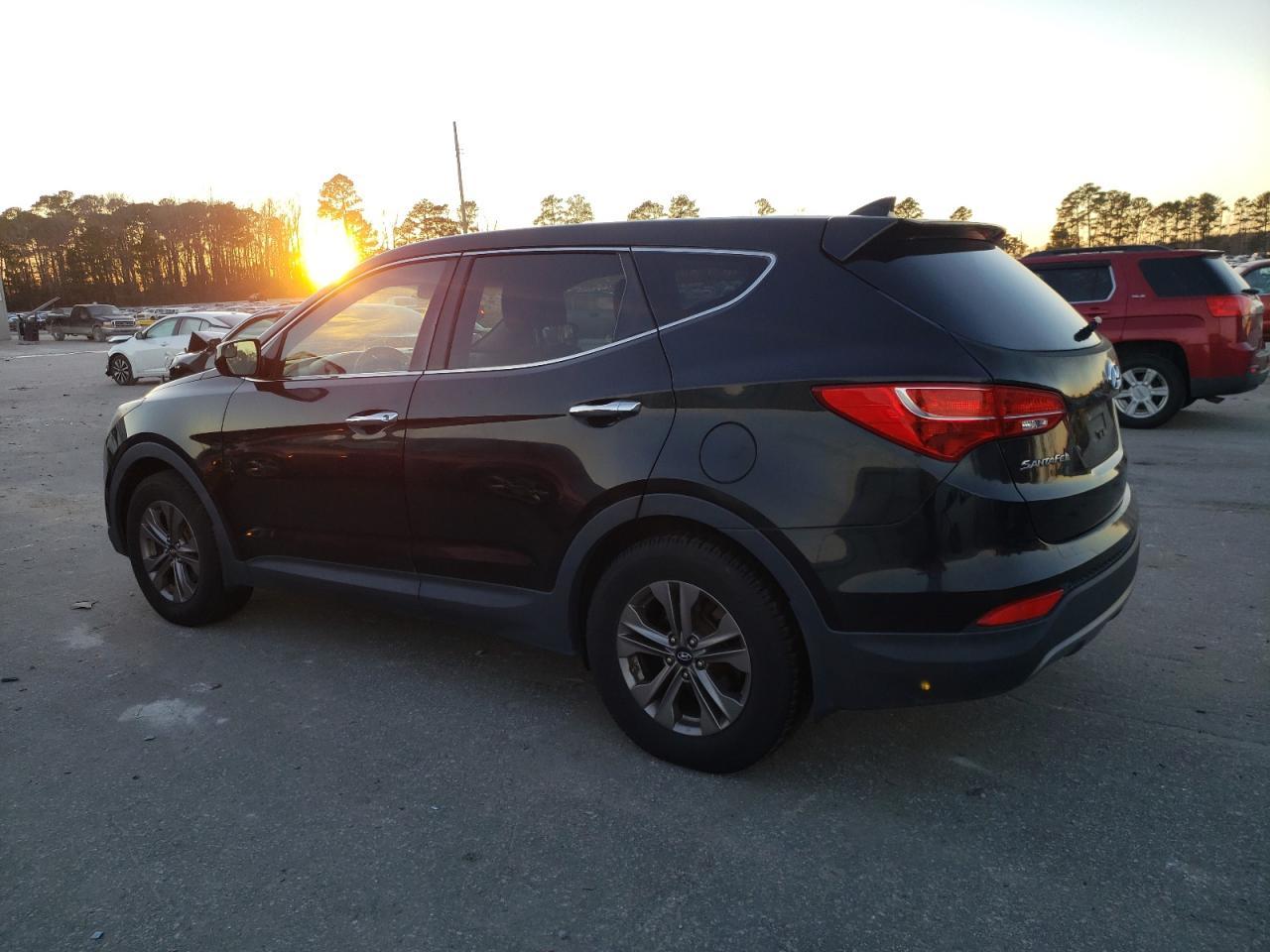 2015 Hyundai Santa Fe Sport 2.4L - Image 2