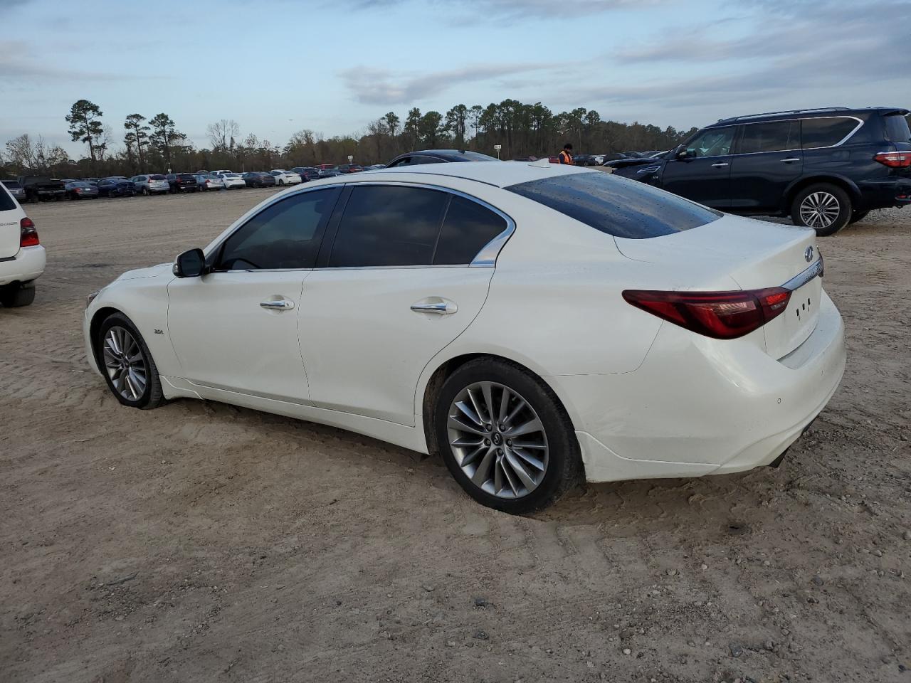 2018 Infiniti Q50 Luxe - Фото 3