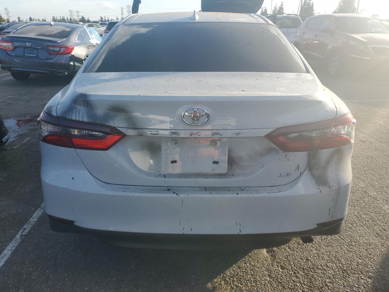 2024 Toyota Camry Le - Фото 6