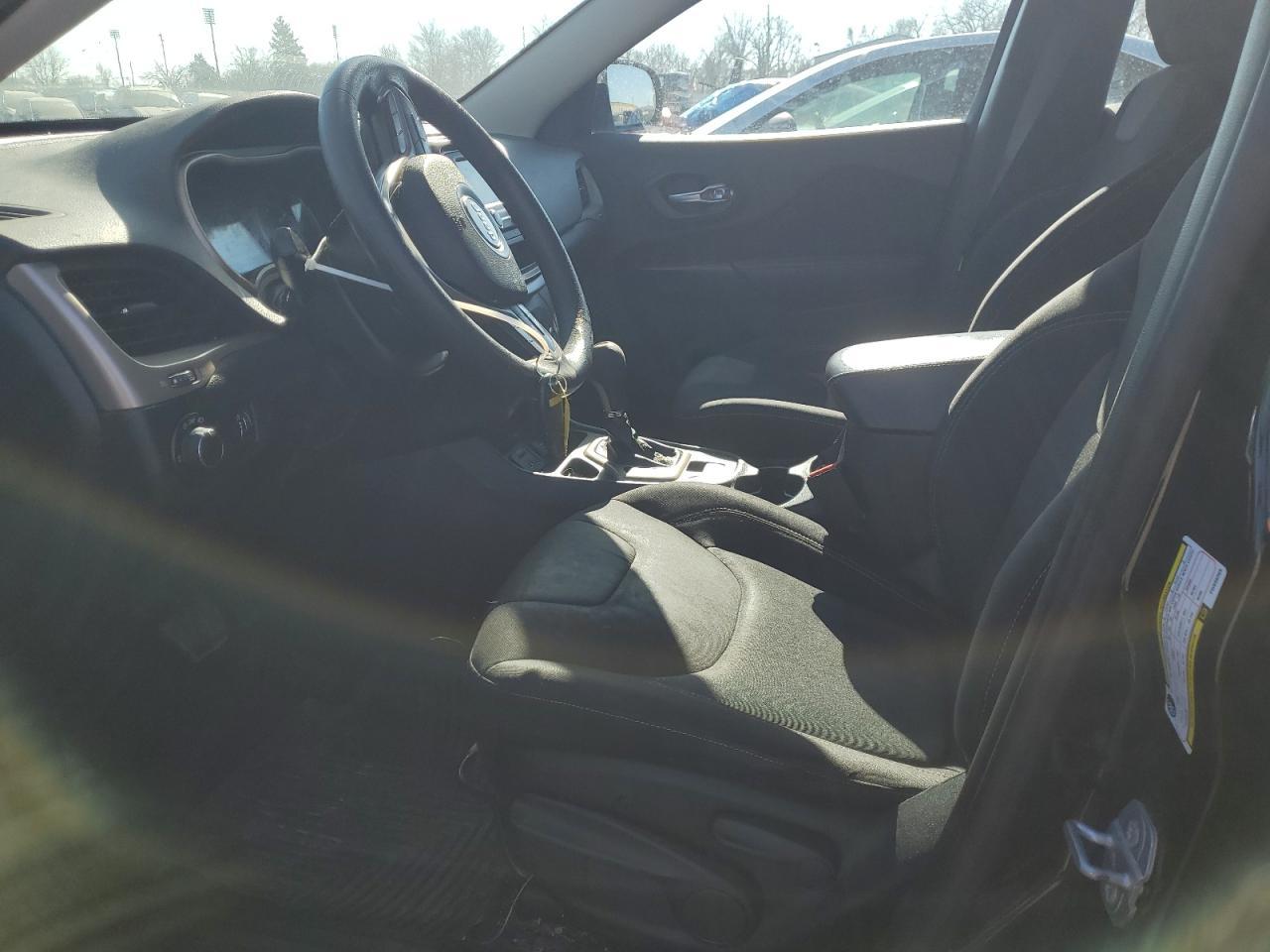 2015 Jeep Cherokee Sport - Фото 7