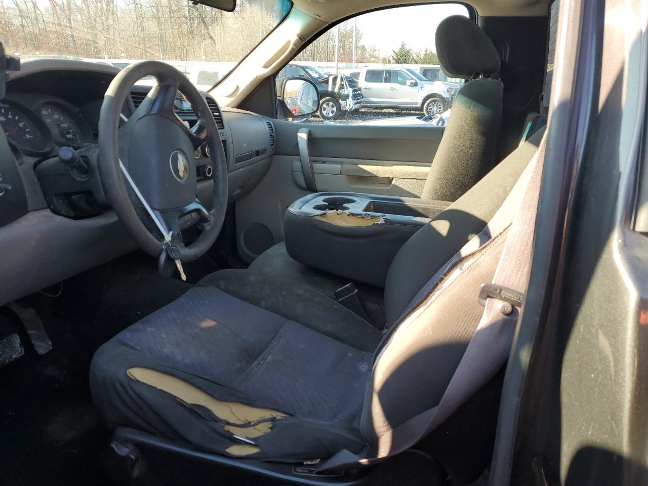 2010 Chevrolet Silverado C1500 - Image 7