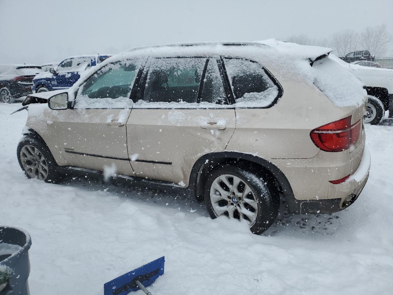 2013 BMW X5 xDrive35I - Фото 2