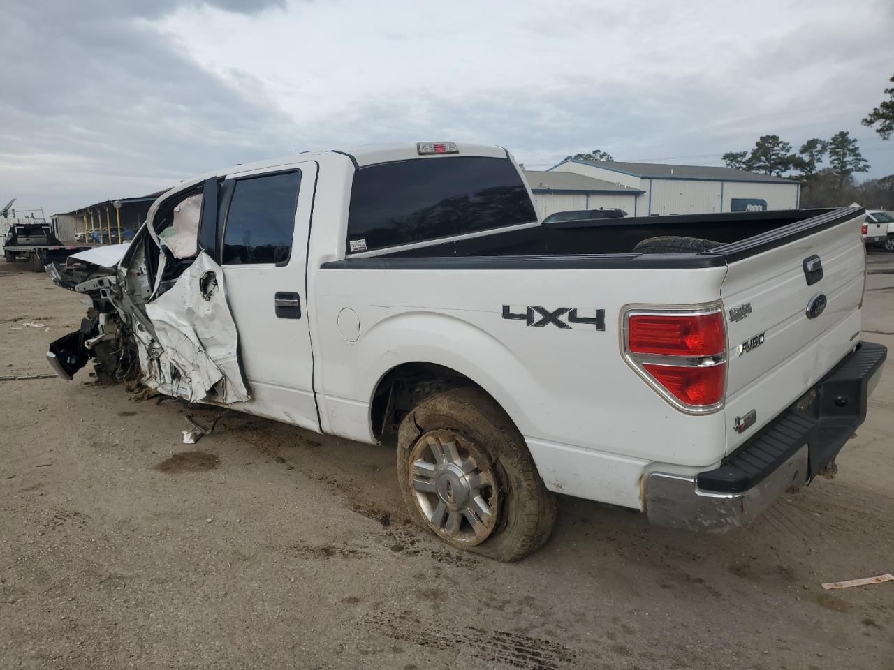 2014 Ford F 150 - Фото 2
