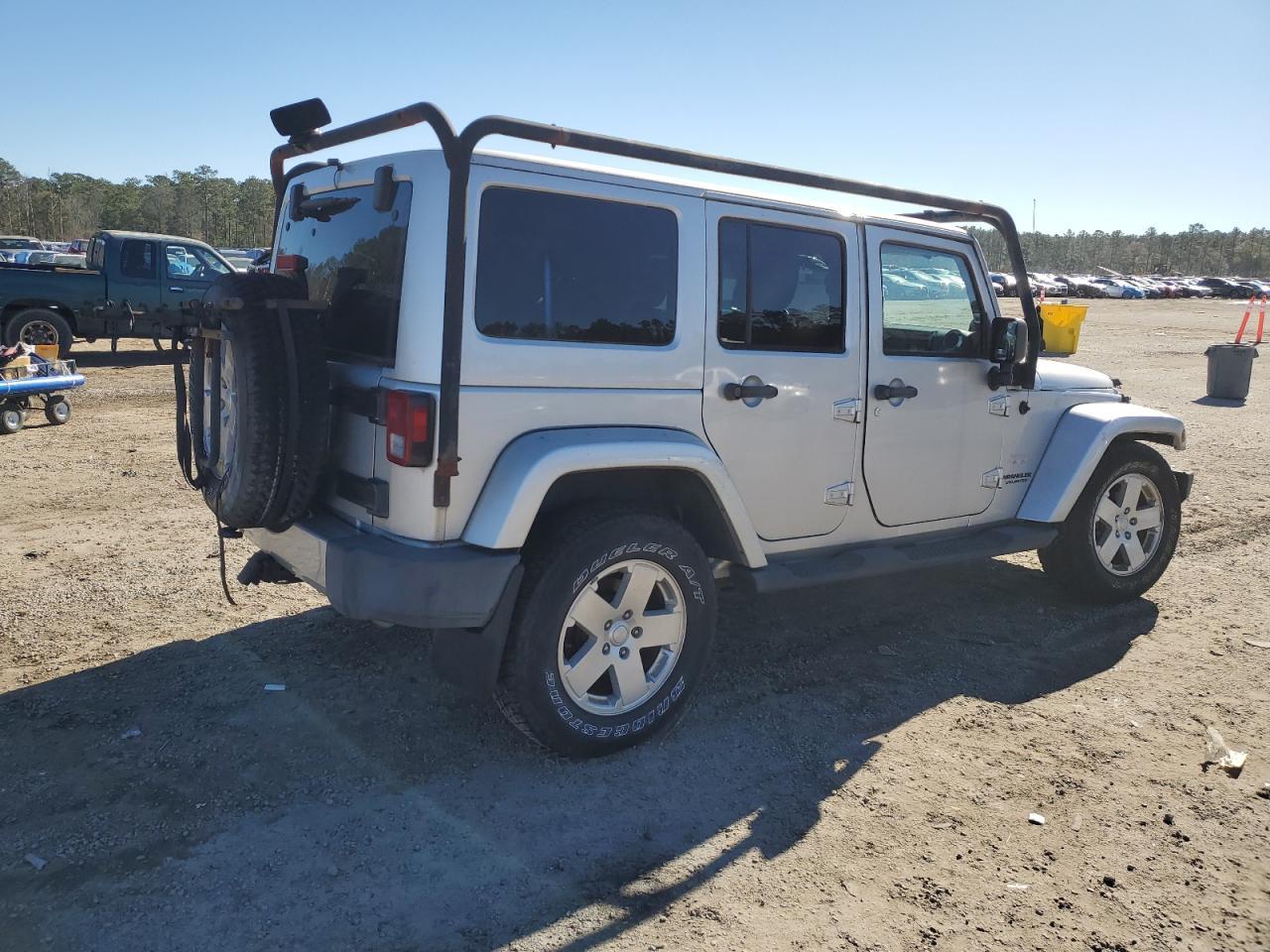 2012 Jeep Wrangler Unlimited Sahara - Image 3