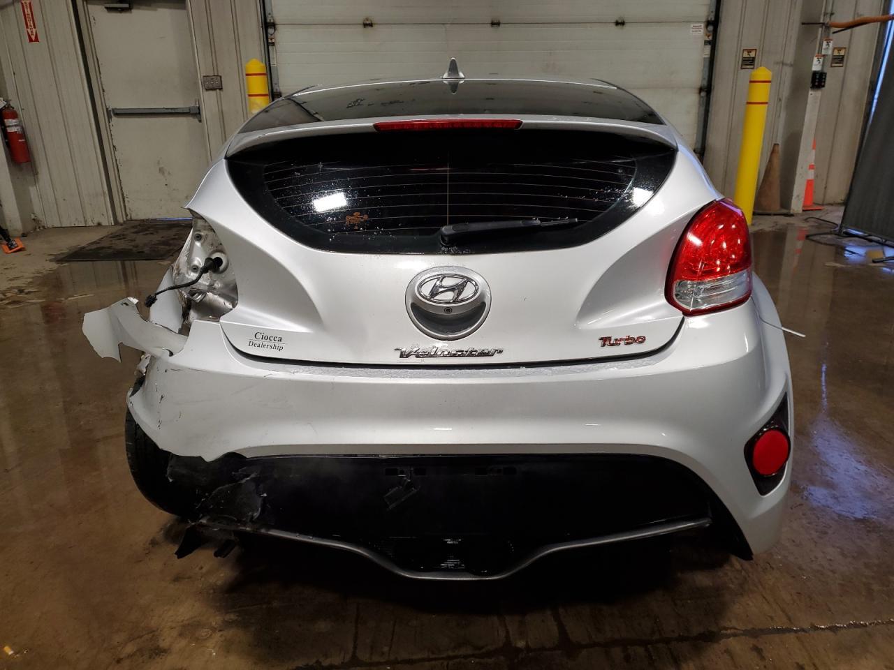 2015 Hyundai Veloster Turbo - Фото 6