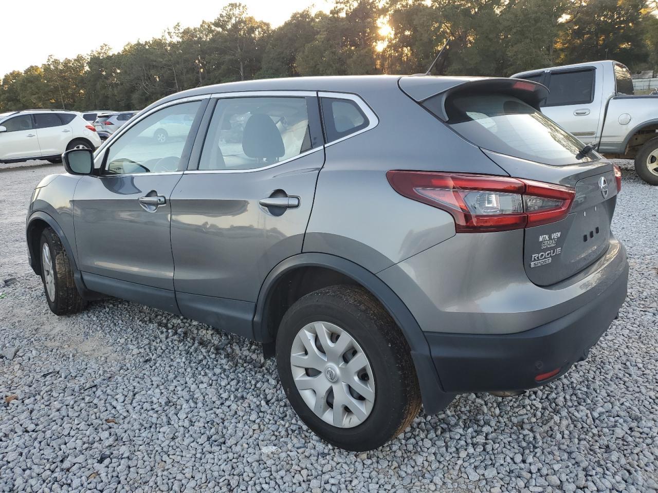 2020 Nissan Rogue Sport S - Фото 2