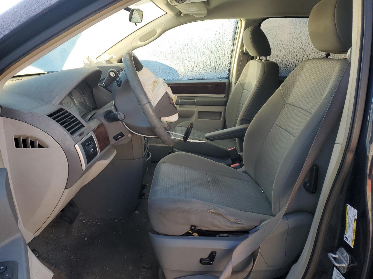 2009 Chrysler Town & Country Touring - Фото 7