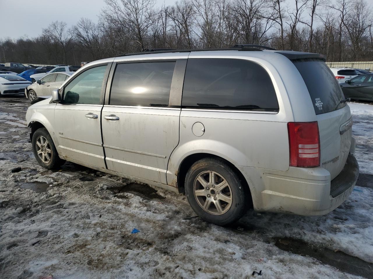2008 Chrysler Town & Country Touring - Фото 2