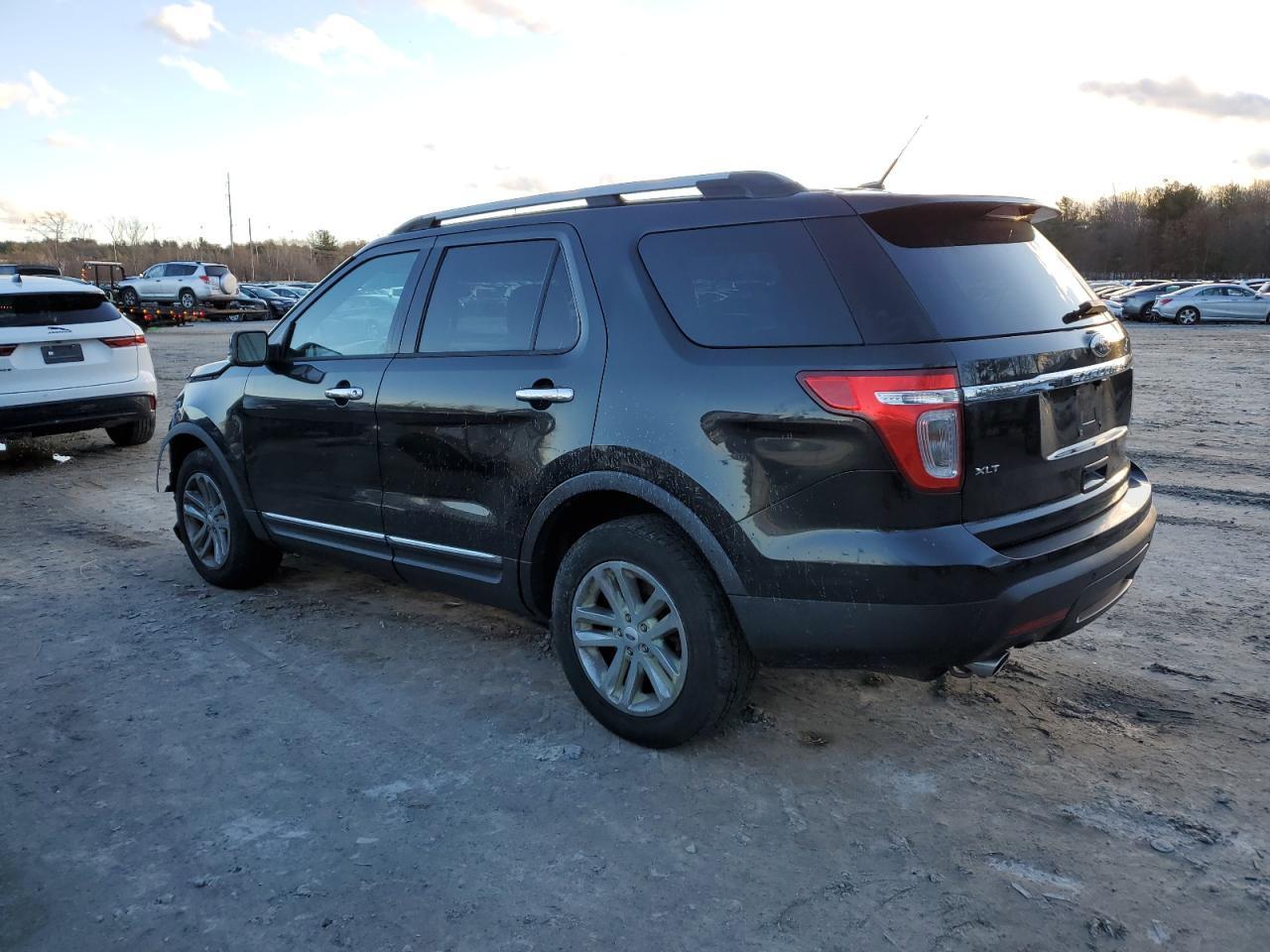 2013 Ford Explorer Xlt - Image 2