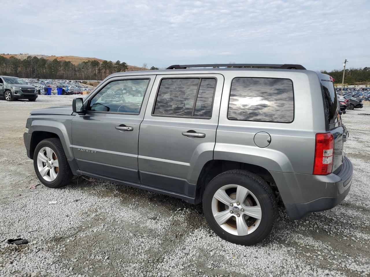 2014 Jeep Patriot Latitude - Фото 2