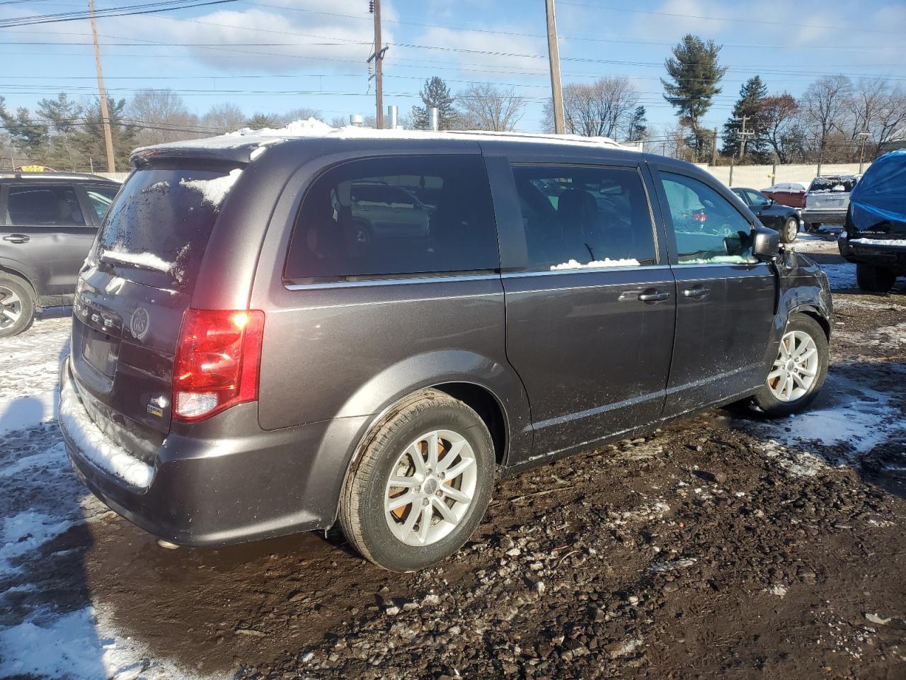 2019 Dodge Grand Caravan Sxt - Image 3