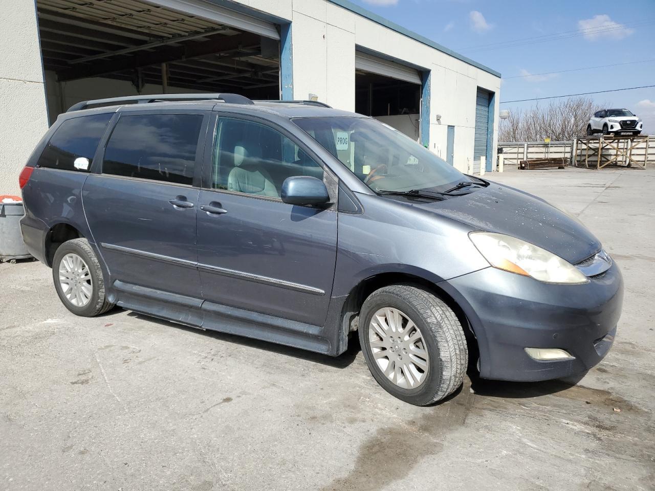 2007 Toyota Sienna Xle - Image 4