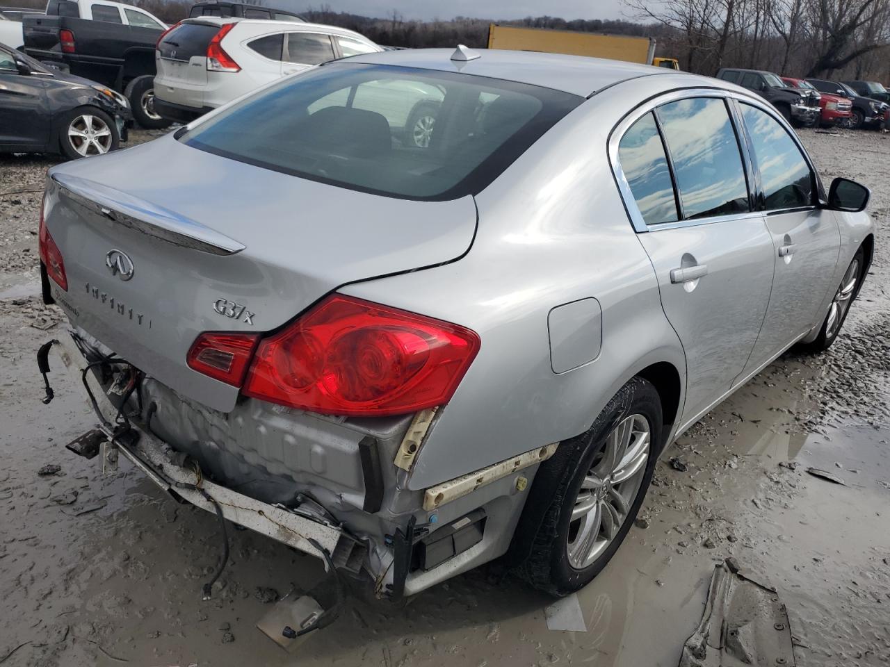 2011 Infiniti G37 - Image 3