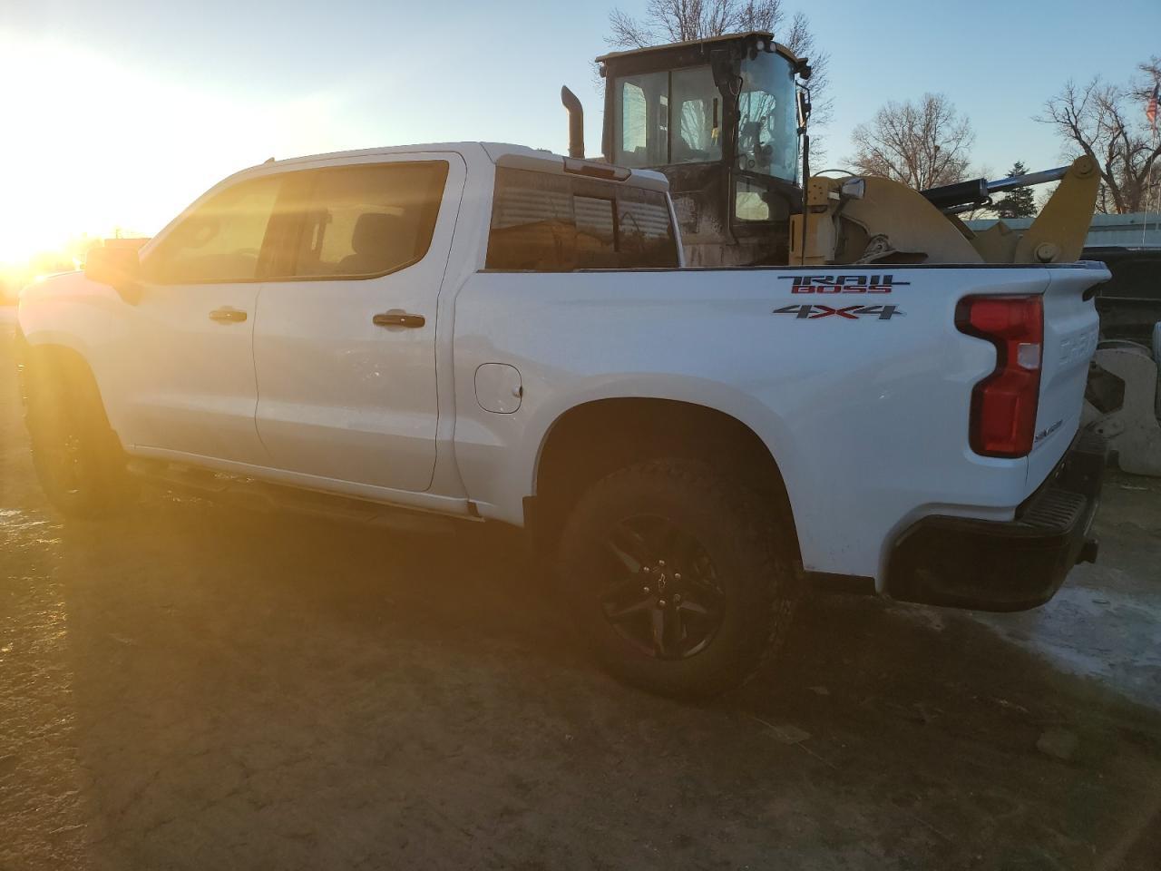 2019 Chevrolet Silverado K1500 Lt Trail Boss - Image 2