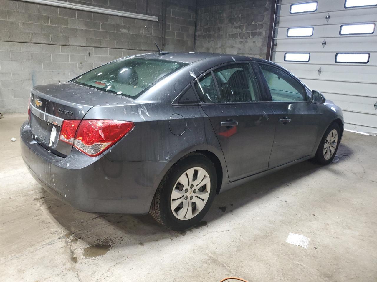 2013 Chevrolet Cruze Ls - Image 3