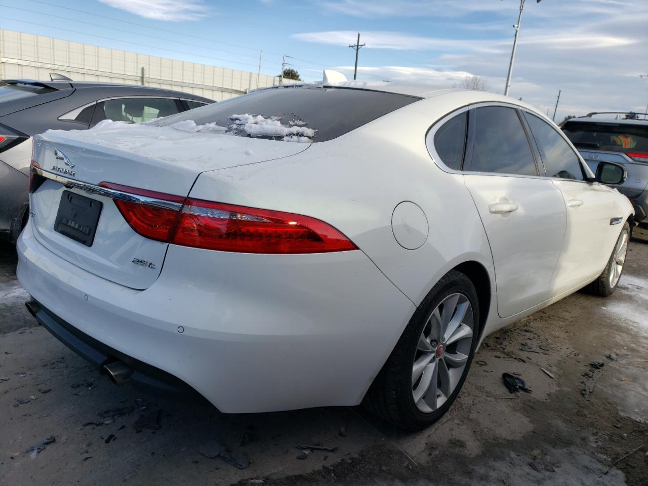 2018 Jaguar Xf Premium - Фото 3