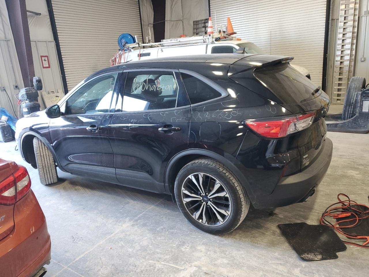 2022 Ford Escape Se - Image 2