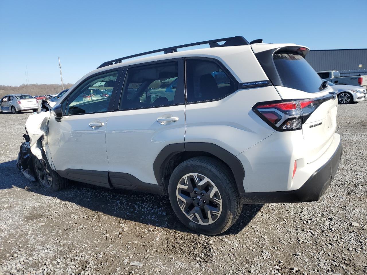 2025 Subaru Forester Premium - Фото 2