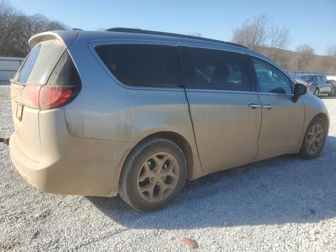 2017 Chrysler Pacifica Touring L - Фото 3