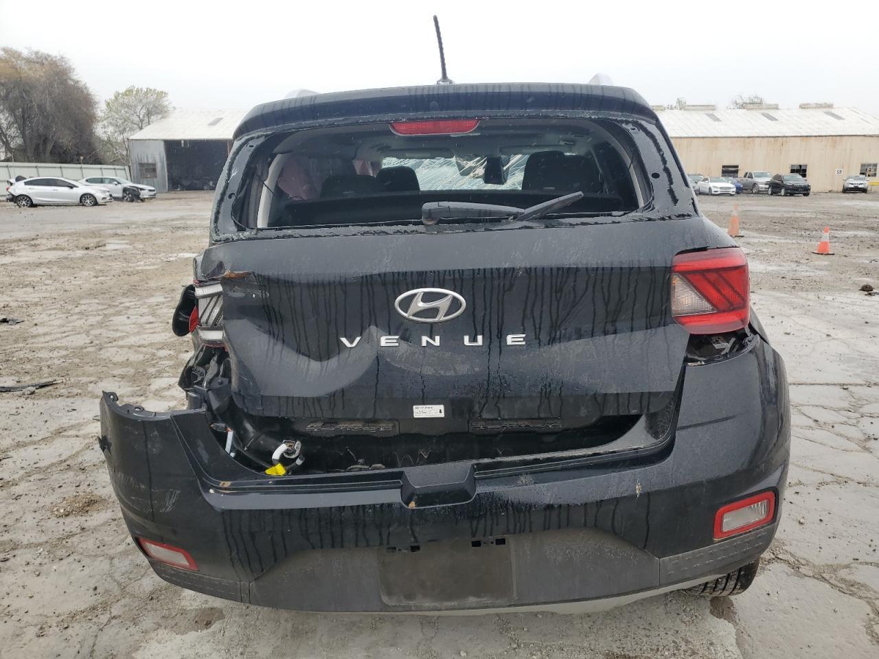 2024 Hyundai Venue Sel - Image 6