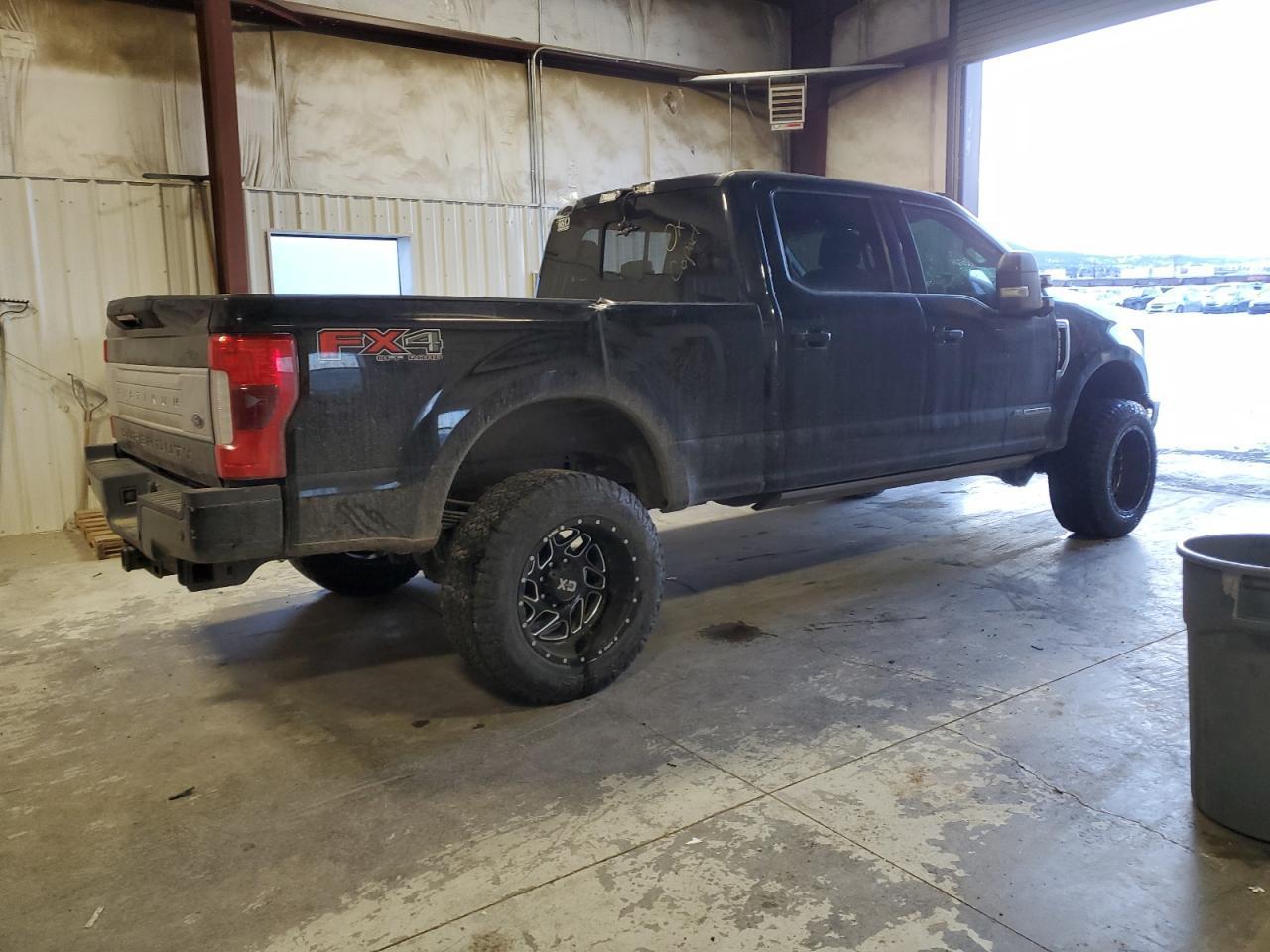 2017 Ford F350 Super Duty - Фото 3