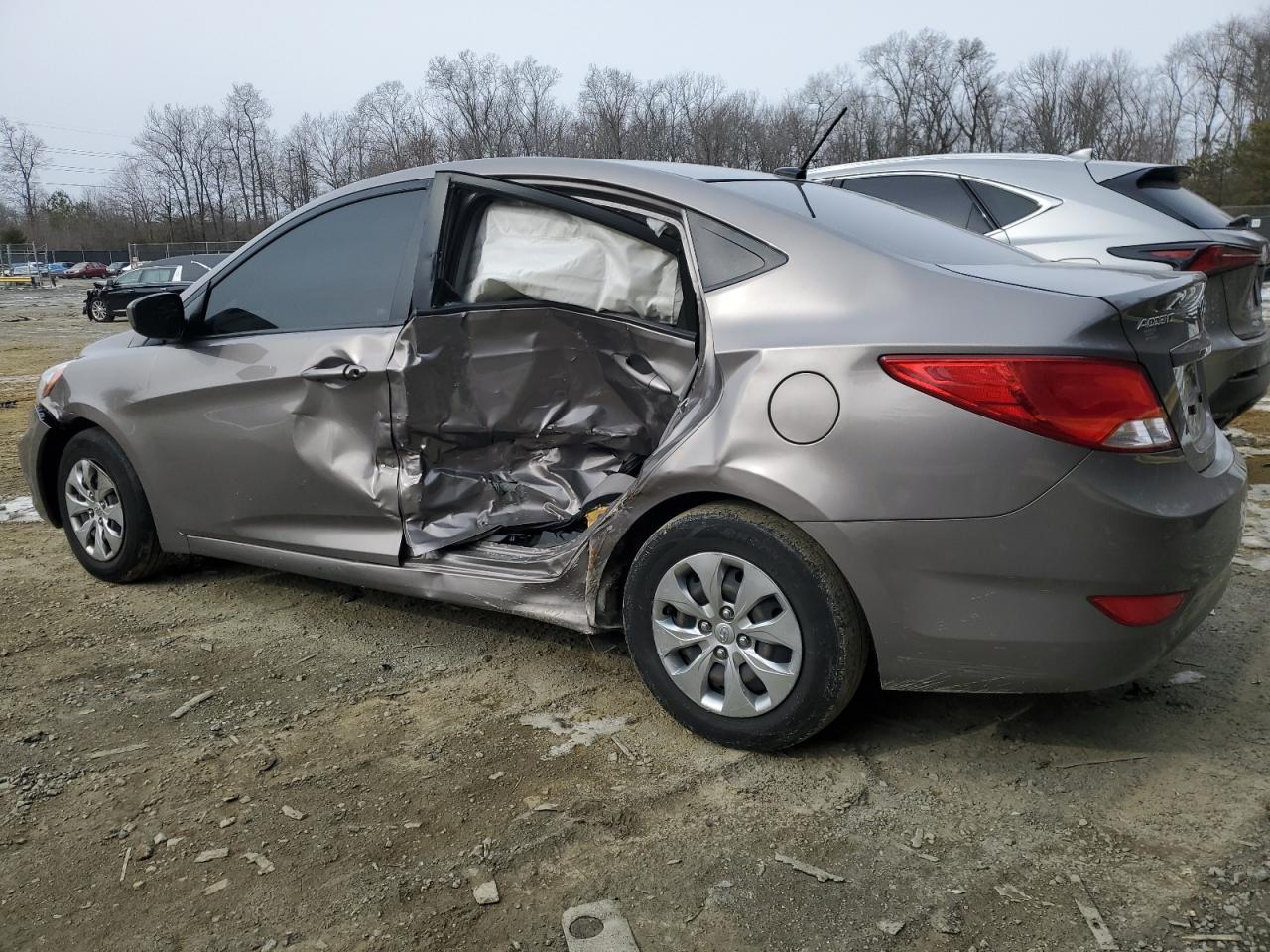 2017 Hyundai Accent Se - Фото 2