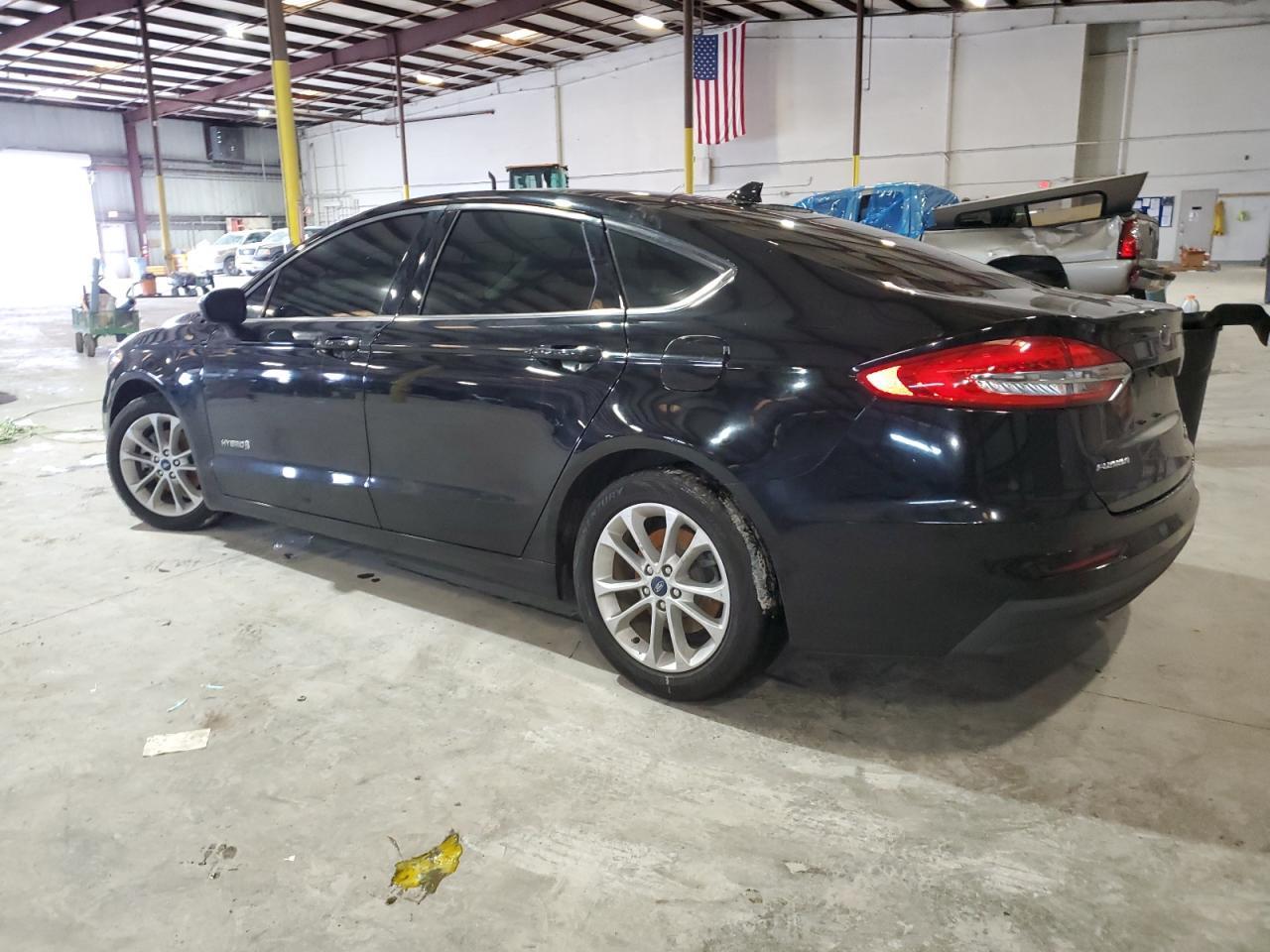 2019 Ford Fusion Se - Фото 2