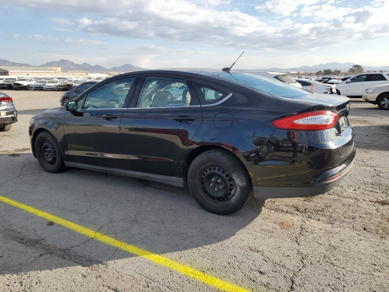 2014 Ford Fusion S - Фото 2