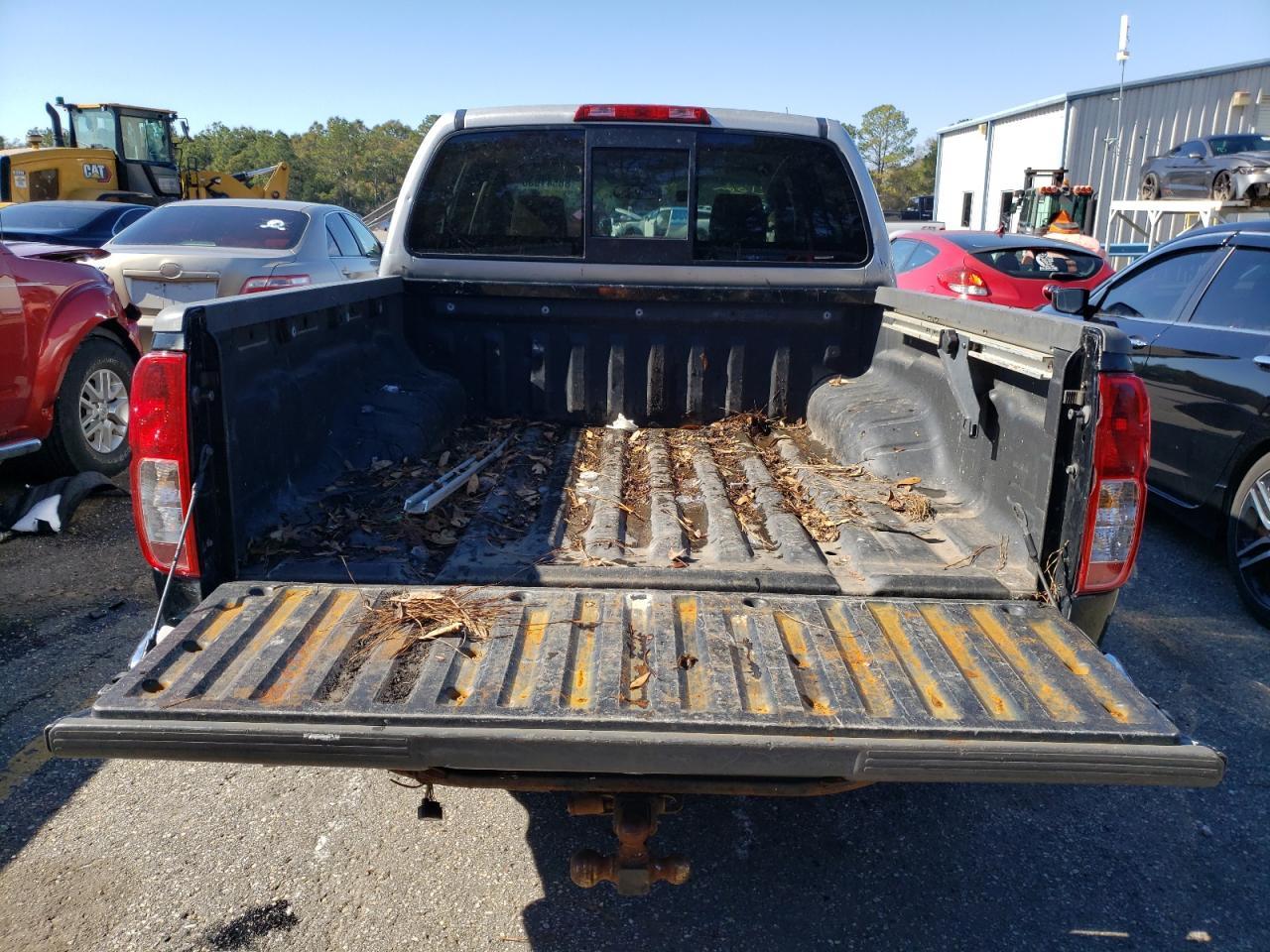 2014 Nissan Frontier S - Image 6