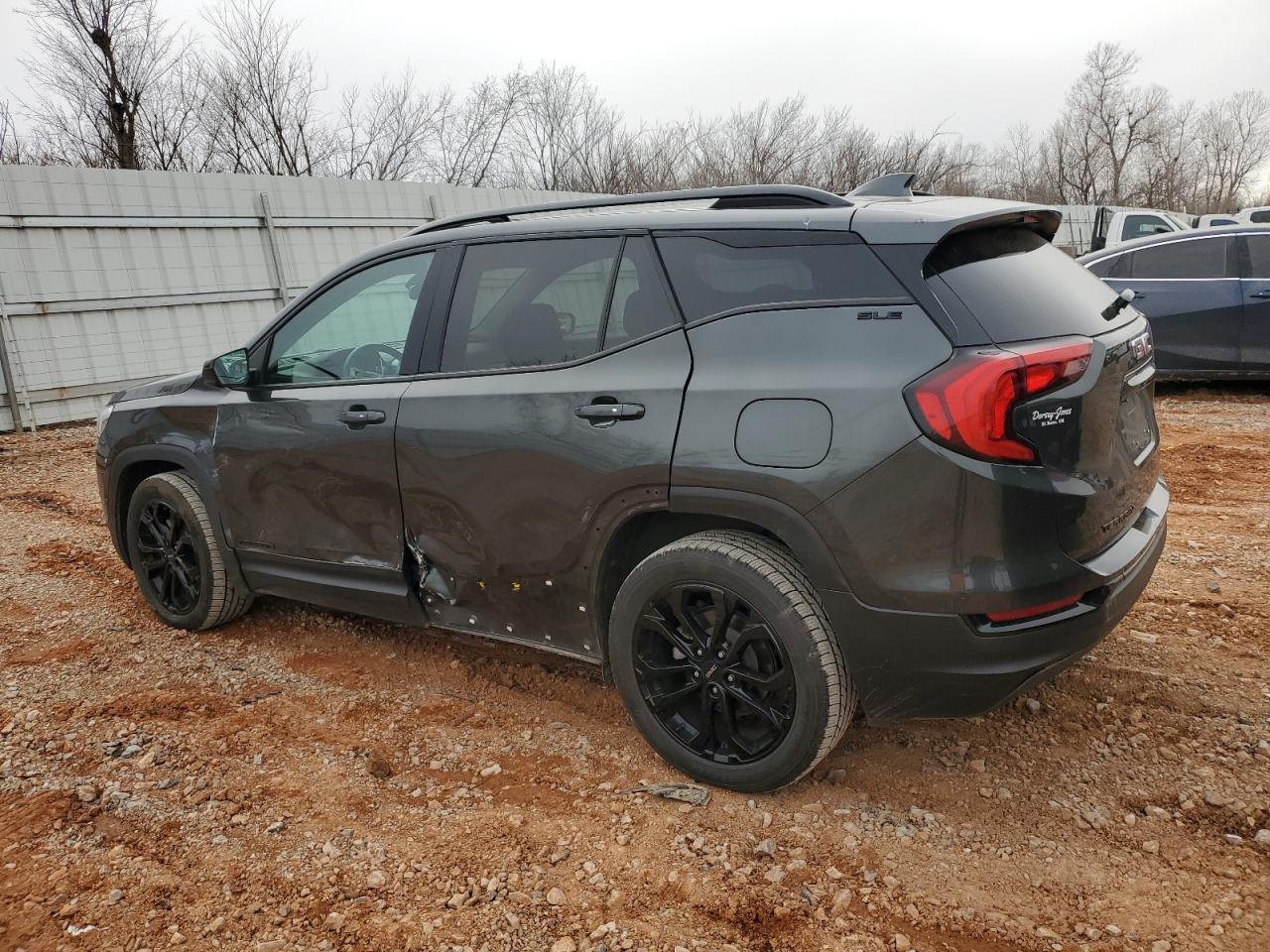 2021 GMC Terrain Sle - Image 2