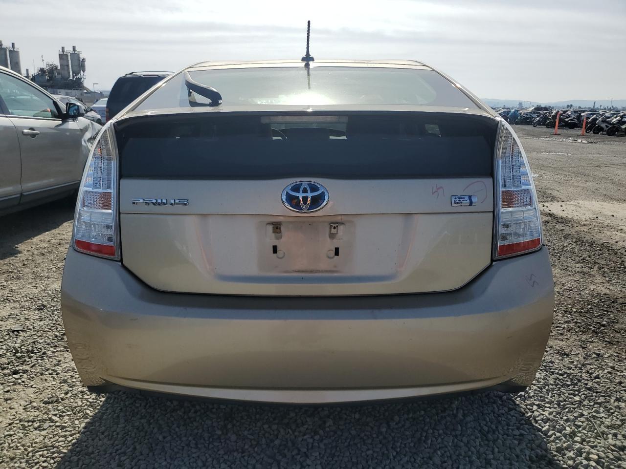 2011 Toyota Prius - Image 6