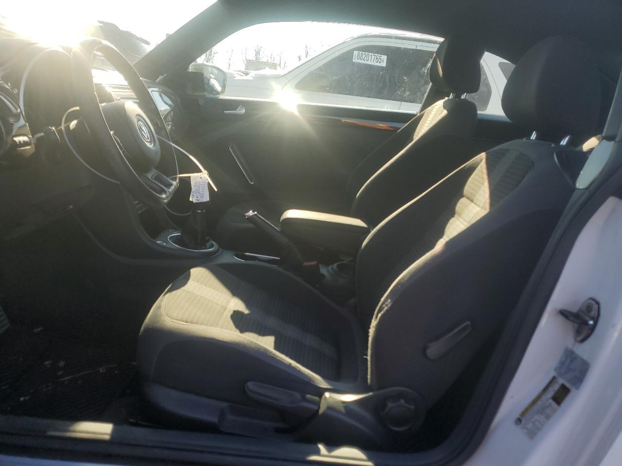 2013 Volkswagen Beetle Turbo - Фото 7