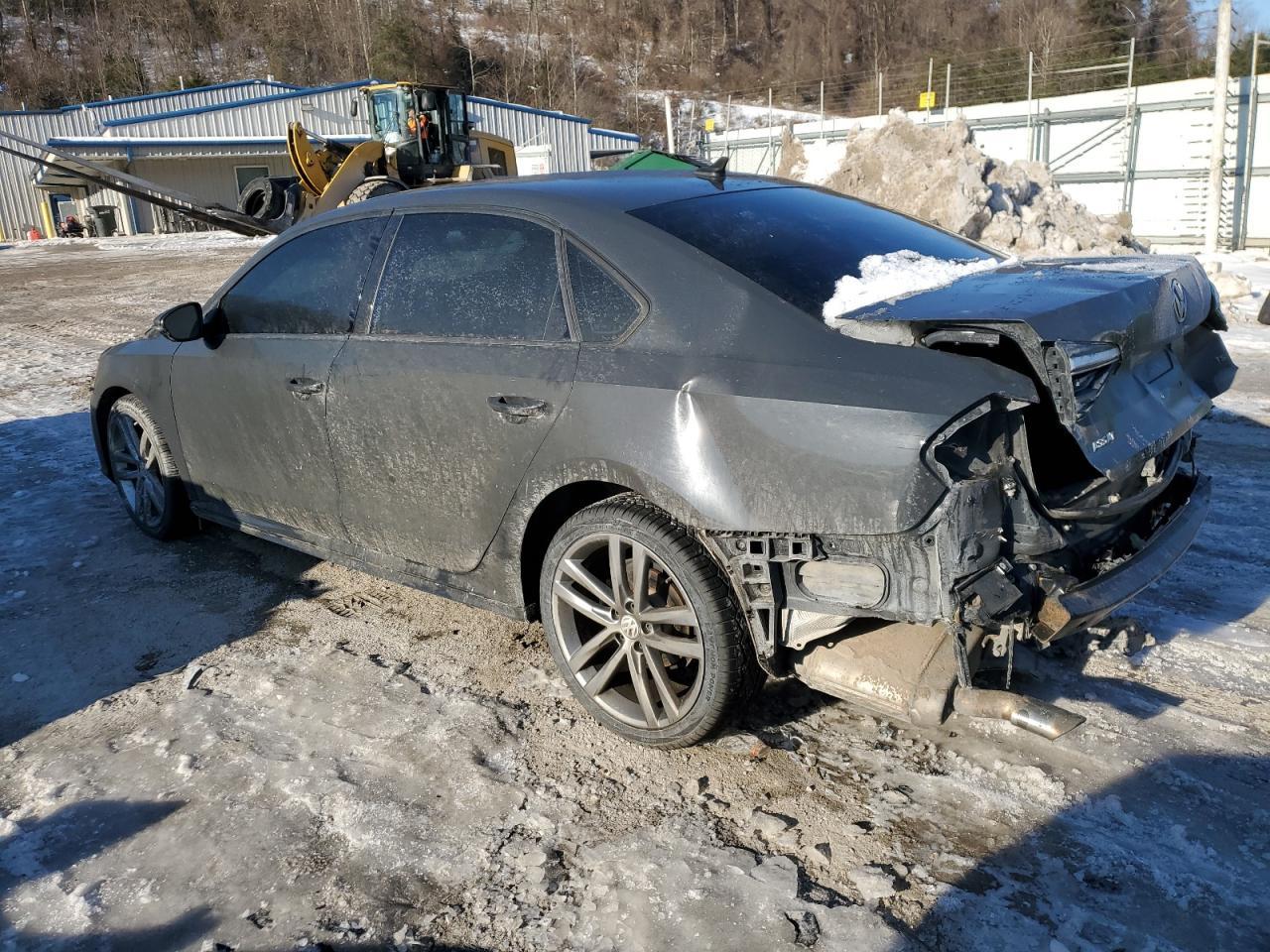 2018 Volkswagen Passat S - Фото 2