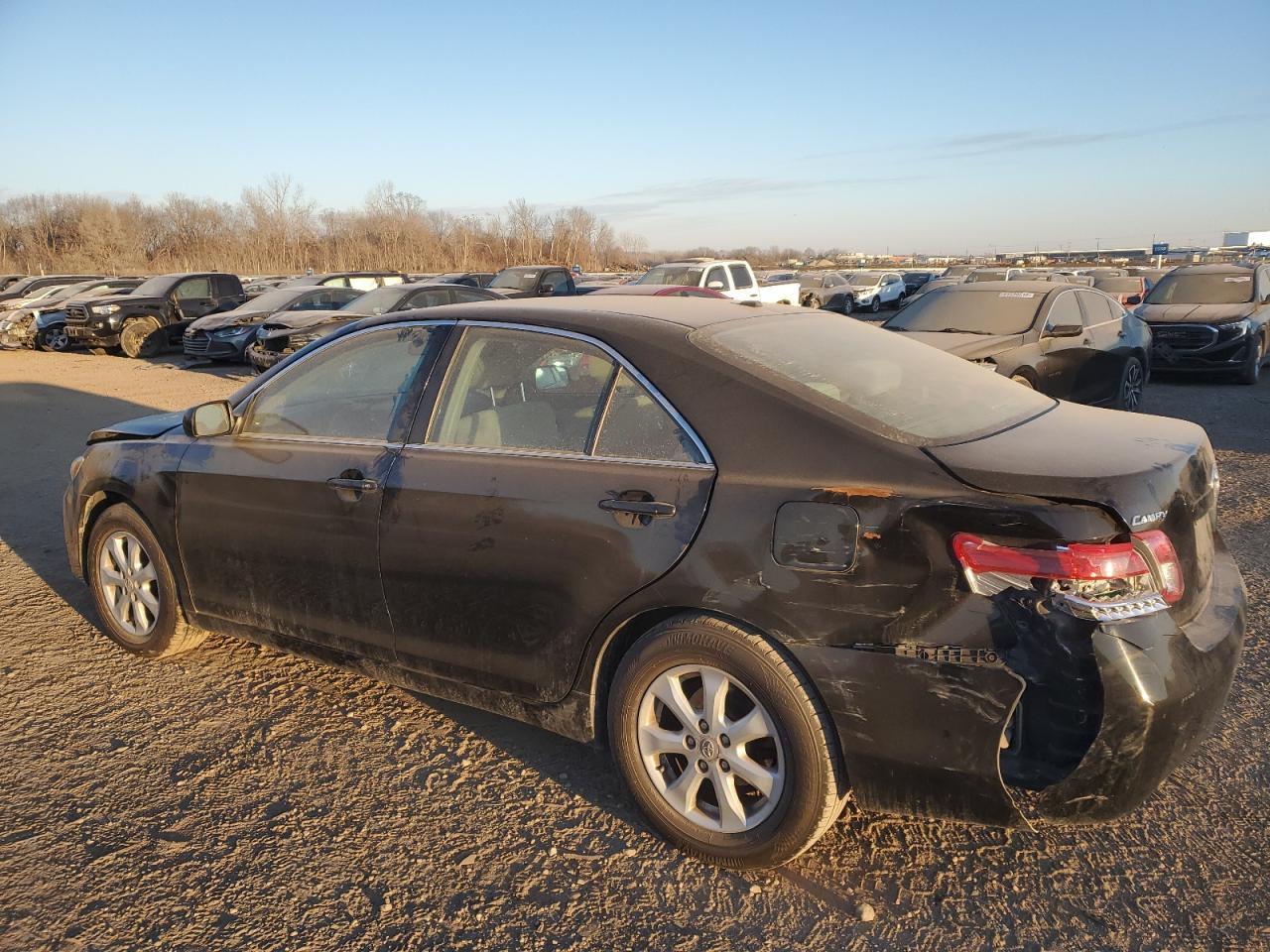 2011 Toyota Camry Base - Фото 2