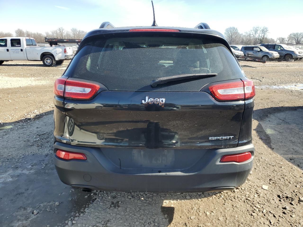 2015 Jeep Cherokee Sport - Фото 6