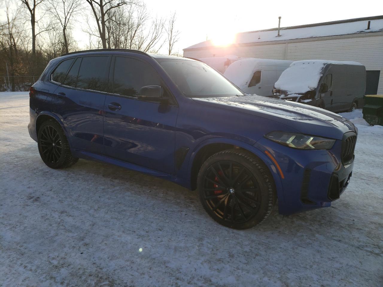 2025 BMW X5 M60I - Фото 4