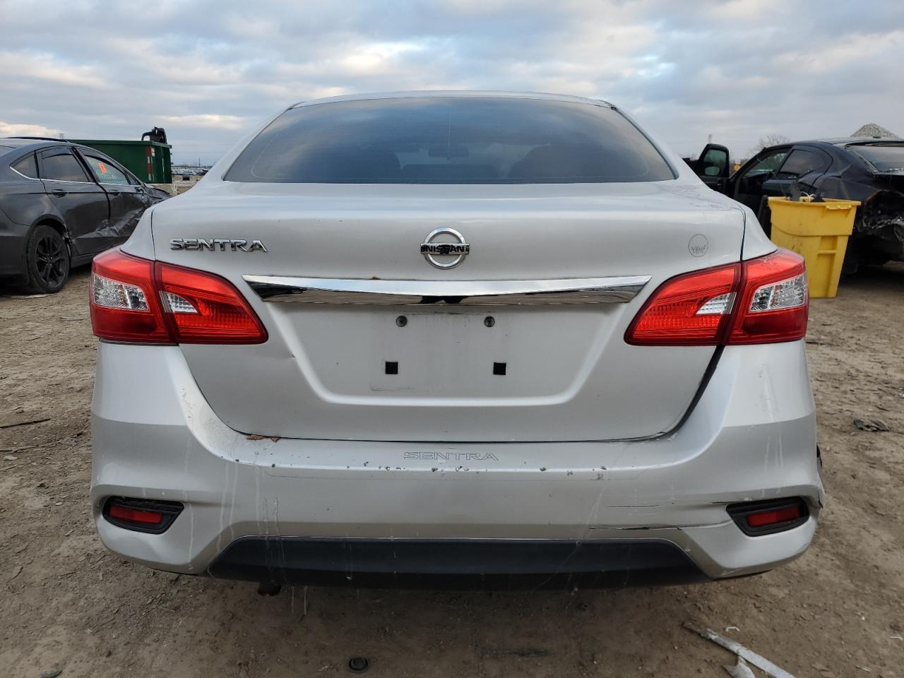2017 Nissan Sentra S - Фото 6
