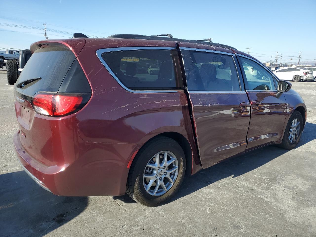 2021 Chrysler Voyager Lxi - Фото 3