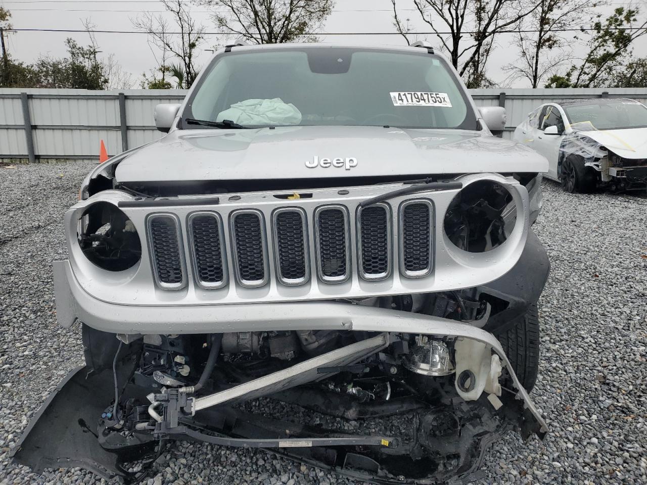 2015 Jeep Renegade Limited - Image 5