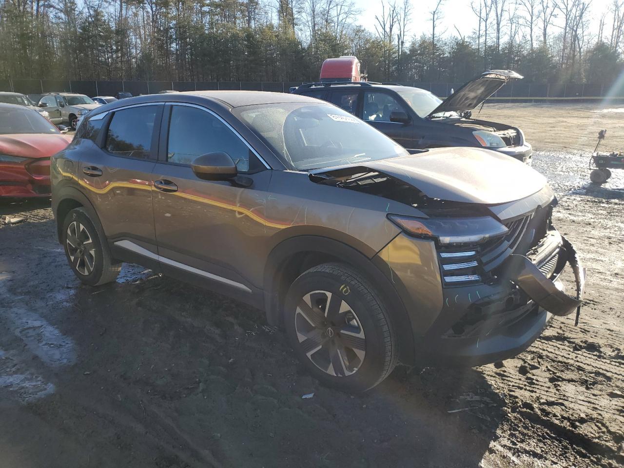 2025 Nissan Kicks Sv - Image 4