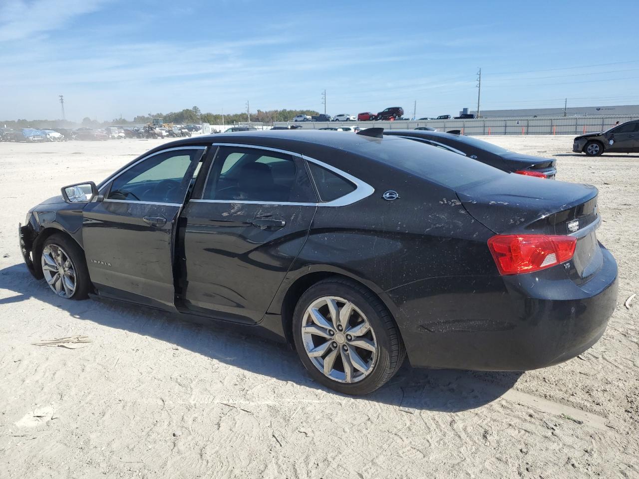 2017 Chevrolet Impala Lt - Image 2