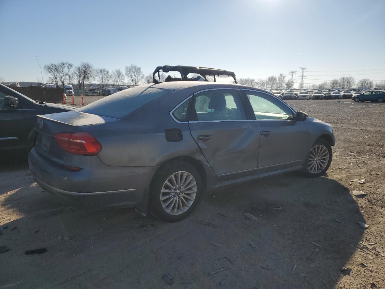 2016 Volkswagen Passat Se - Фото 3