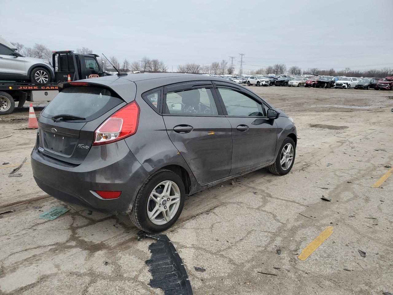 2017 Ford Fiesta Se - Фото 3