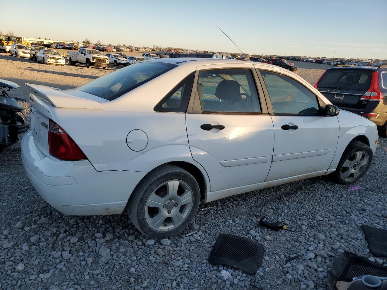 2007 Ford Focus Zx4 - Image 3