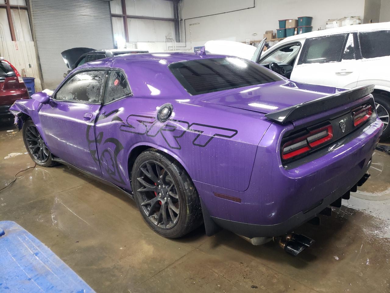 2016 Dodge Challenger Srt Hellcat - Image 2