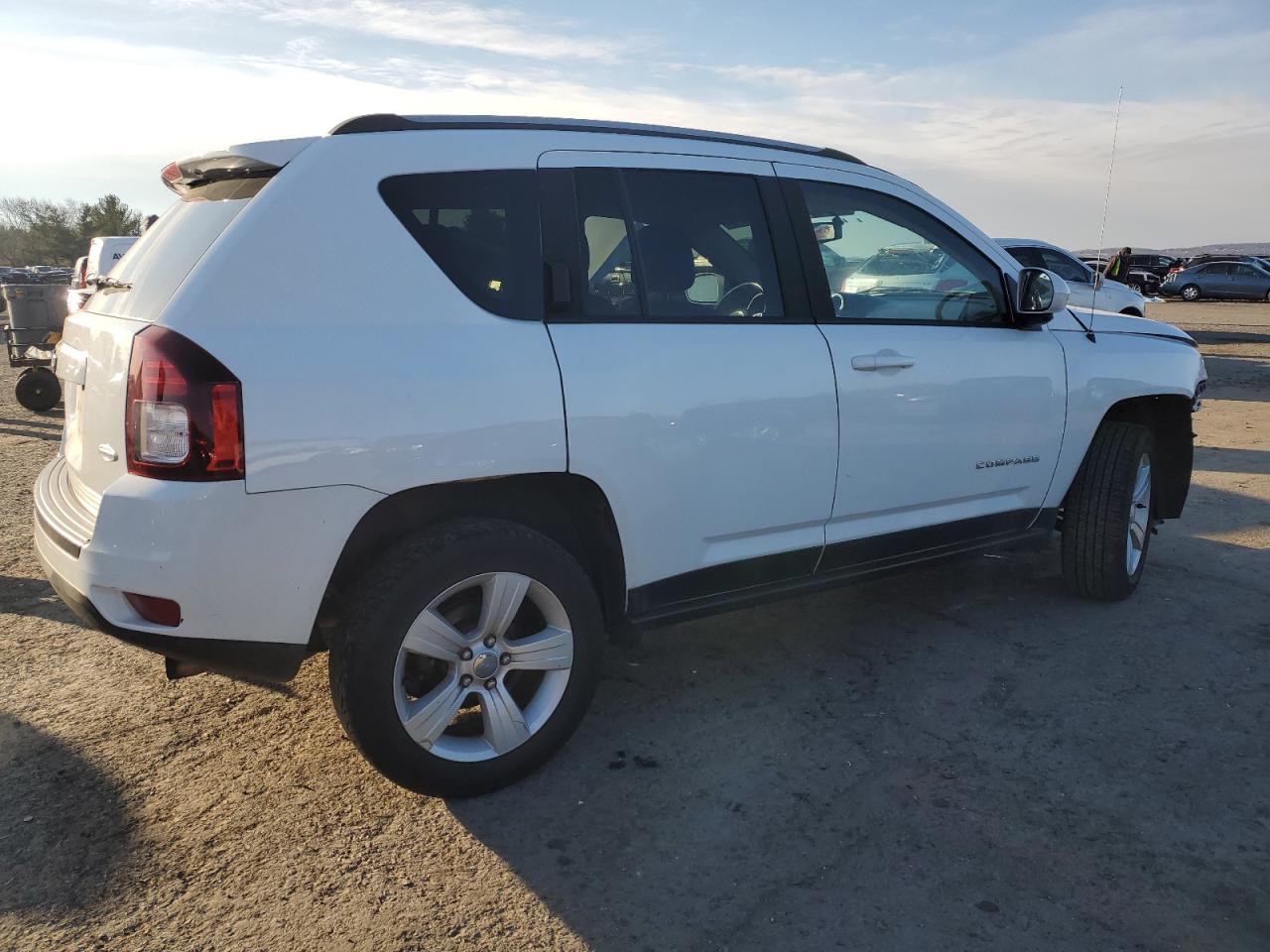 2016 Jeep Compass Latitude - Фото 3