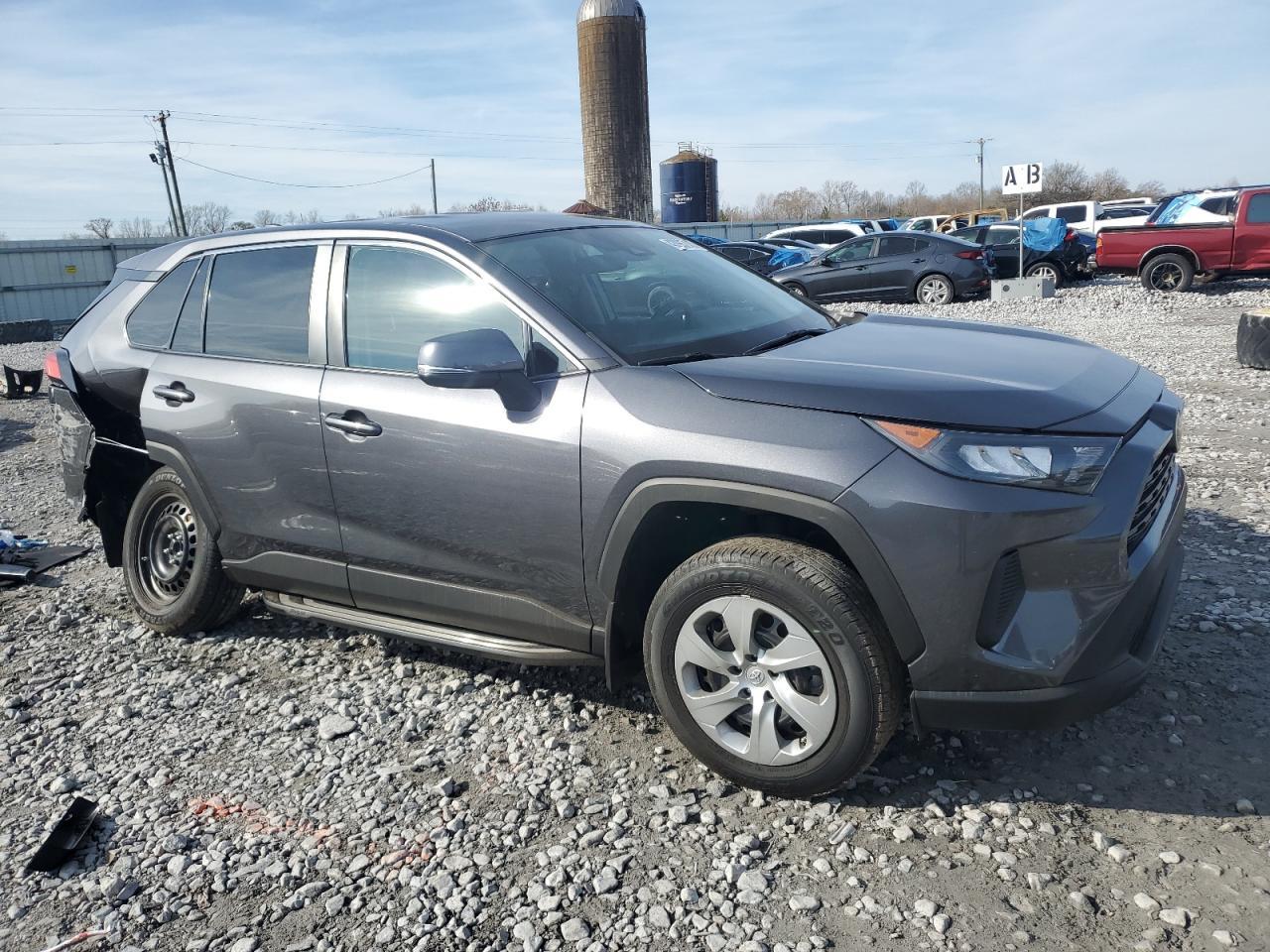 2022 Toyota Rav4 Le - Image 4