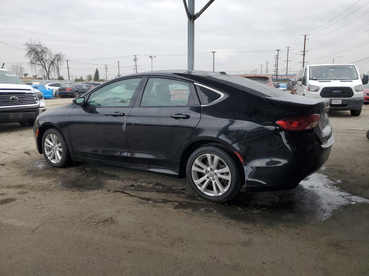 2015 Chrysler 200 Limited - Фото 2
