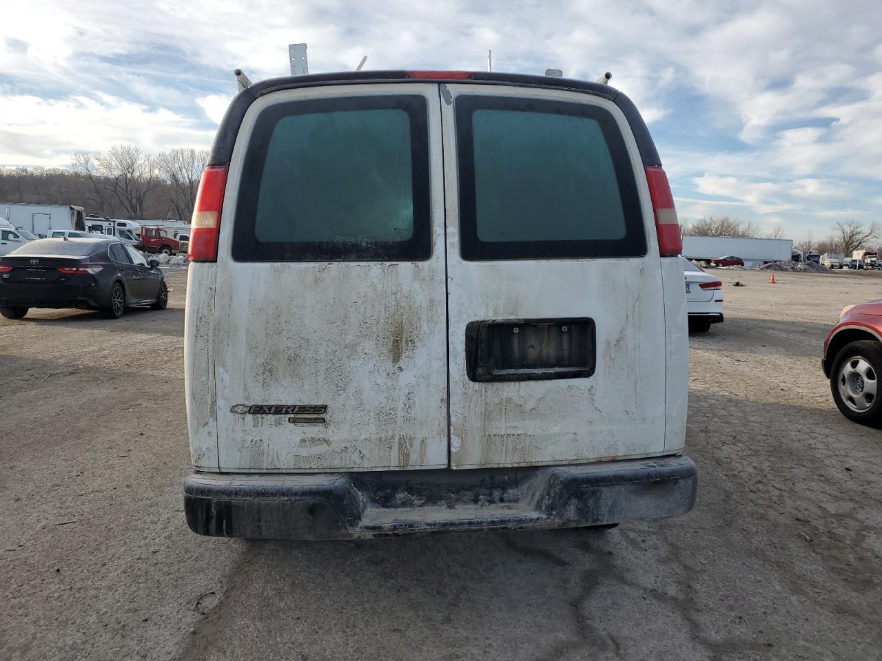 2012 Chevrolet Express G2500 - Фото 6