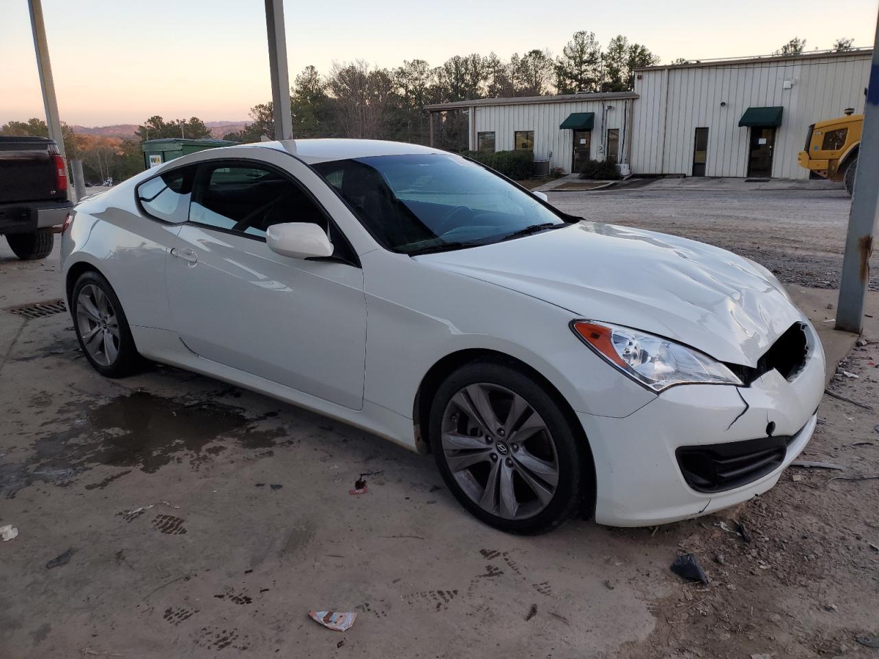 2011 Hyundai Genesis Coupe 2.0T - Фото 4